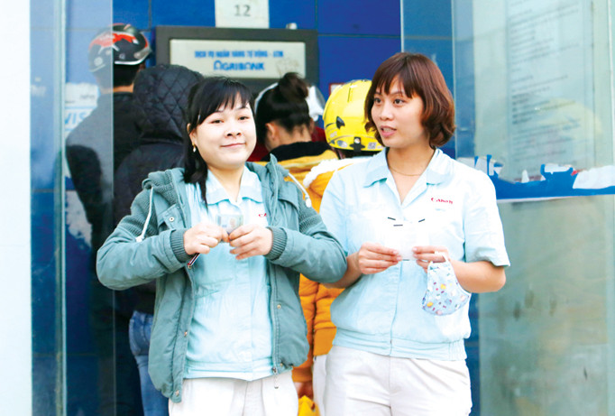 Bất cập chính sách tiền lương: Lương tối thiểu không đủ sống tối thiểu