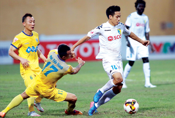 Trước vòng 21: Đấu tay đôi hay tay ba?