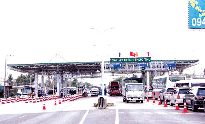 Trạm BOT Cai Lậy trong những ngày tạm dừng thu phí. Ảnh: PV.