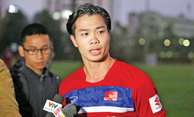 HLV Park Hang Seo cần sớm tìm được lời giải cho “bài toán” mang tên Công Phượng. Ảnh: VSI.