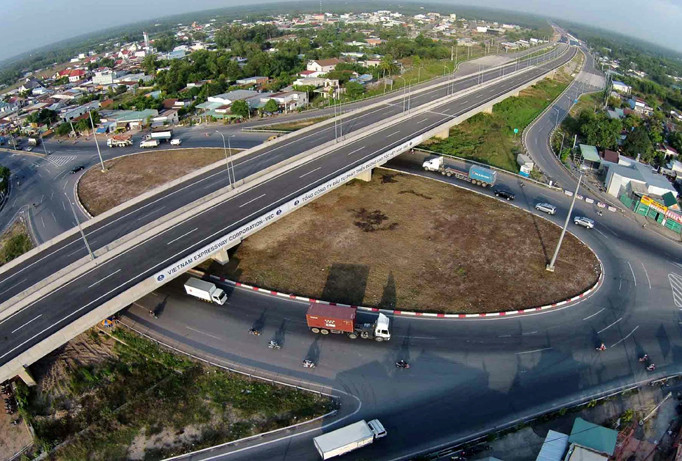 Nút giao thông Nguyễn Duy Trinh thuộc đường Vành đai 2. Ảnh: Huy Thịnh.