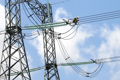 Báo động về tai nạn điện sinh hoạt: Thách thức điện cao áp