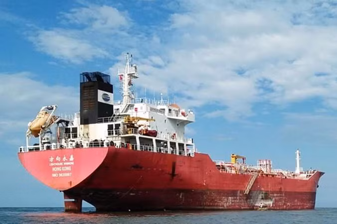 Hình ảnh tàu Lighthouse Winmore vừa bị Hàn Quốc tố chuyển dầu cho tàu Triều Tiên. Ảnh: marinetraffic.com.