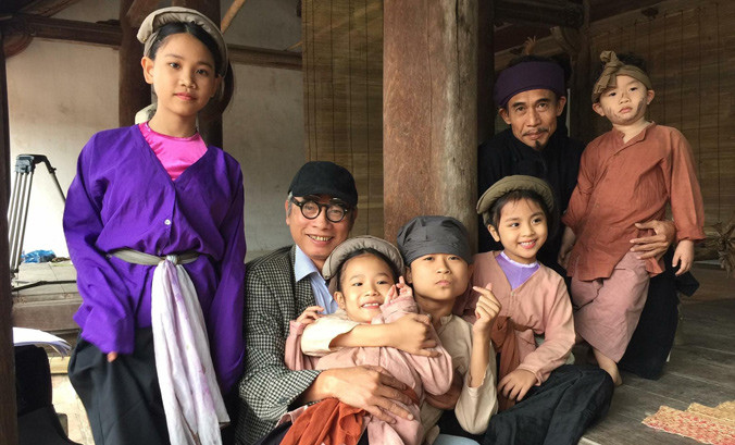 Tết này, Phạm Đông Hồng trình làng hai phim hài tết dân gian “Họ Lý tên Thông” và “Chôn nhời 5”.