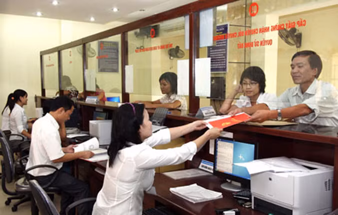Công chức Hà Nội sẽ bị xử lý kỷ luật nếu nóng giận, xúc phạm, hay dùng vũ lực đối với người khác (theo Dự thảo Quy định chuẩn mực phát ngôn). Ảnh: Internet.