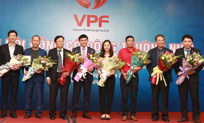 Nhiệm vụ quan trọng nhất hiện nay của HĐQT mới công ty VPF là kiếm tiền tổ chức các giải bóng đá chuyên nghiệp. Ảnh: VSI.