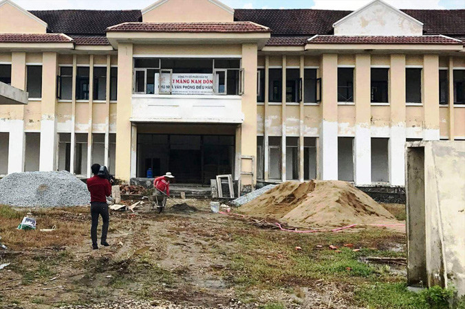 Việc sửa chữa, nâng cấp khu điều hành dự án nhà máy chỉ lấy lệ sau một thời gian ngắn, dự án hiện bất động trở lại.