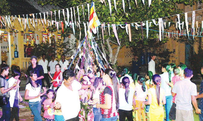 Người dân Khmer đón tết.