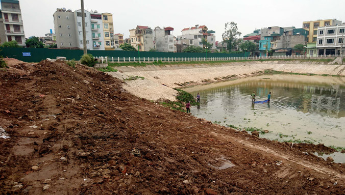 Hạng mục cải tạo hồ Khương Trung 1 (Đầm Hồng) chậm tiến độ.