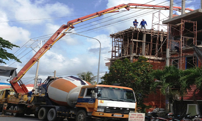 Phương tiện cơ giới vi phạm hành lang an toàn lưới điện ở giữa khoảng trụ 22-23 thuộc tuyến 472 Cao Lãnh (Đồng Tháp).