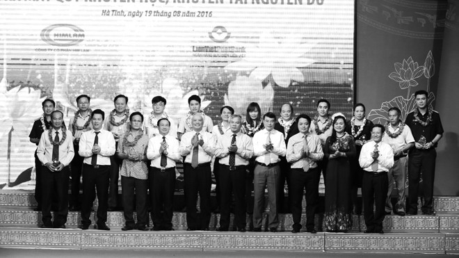 Quỹ Khuyến học- khuyến tài Hà Tĩnh trong lễ ra mắt.