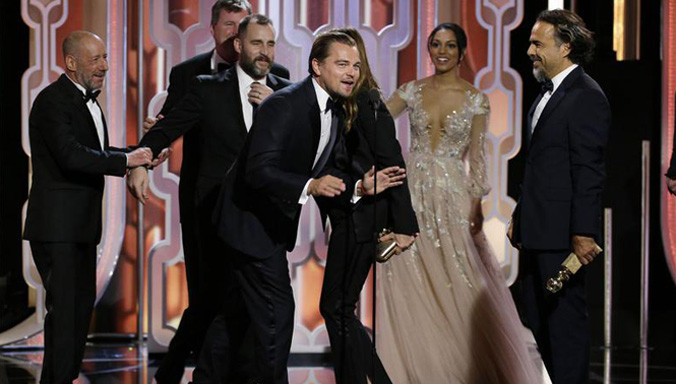 Đoàn phim “The Revenant” thắng lớn mở đường chạy đua đến Oscar.