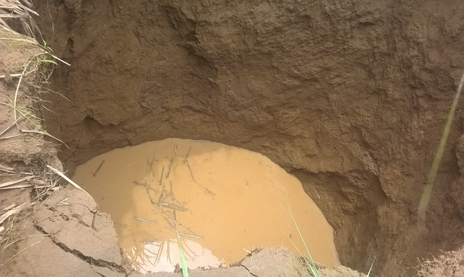 Hiện trường hố sụt lún.