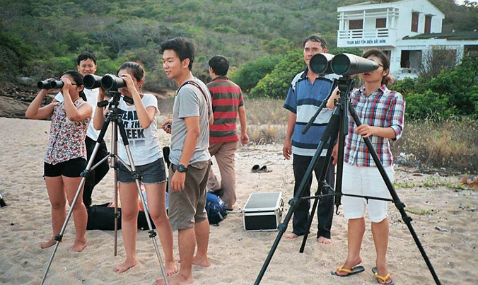 Các bạn trẻ đi dã ngoại.