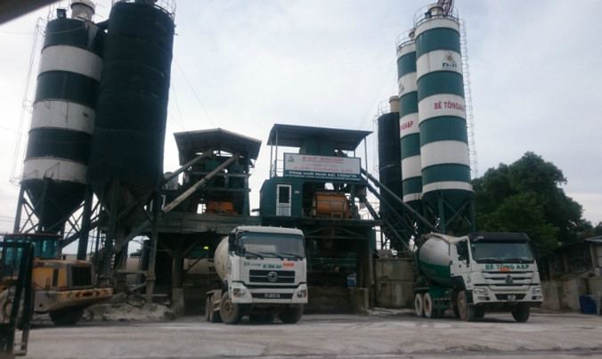 Trạm trộn bê tông A&P hoạt động chục năm nhưng không có giấy phép hoạt động.