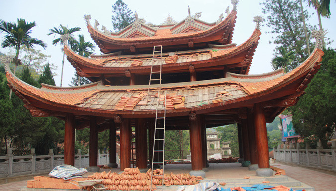 Gác chuông chùa Thiên Trù tiếp tục được phát hiện sai phạm trong quá trình tu bổ. Ảnh: Toan Toan.