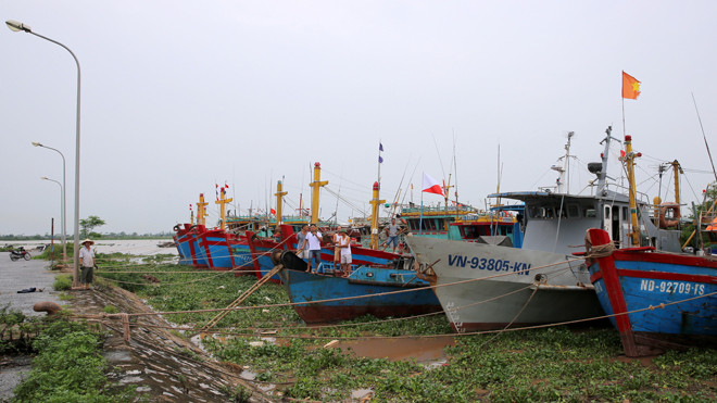 Bão giật cấp 12-14, không được lơ là