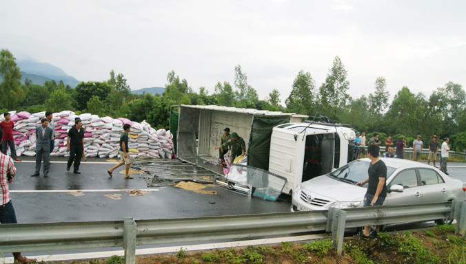 Phương tiện ngày càng hiện đại nhưng chất lượng đào tạo lái xe không theo kịp. Ảnh: Bảo An.