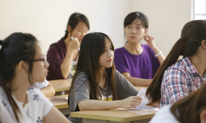 Thí sinh dự thi tốt nghiệp THPT Quốc gia năm 2015. Ảnh: Ngọc Châu.