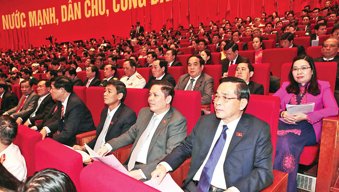 Đại biểu hôm nay bỏ phiếu bầu Ban Chấp hành T.Ư Đảng khóa XII. Ảnh: Hồng Vĩnh.