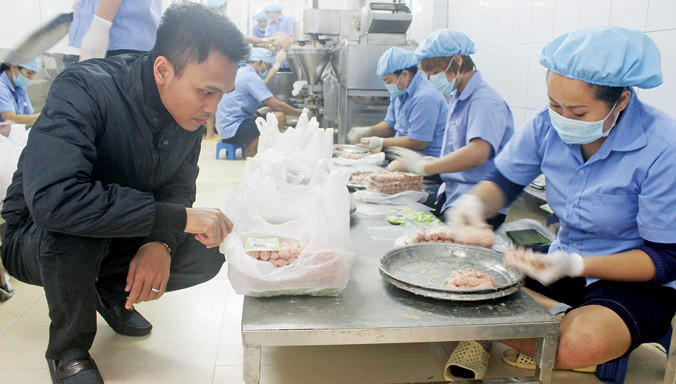 Con trai Trần Thắng Mỹ là người "tiếp lửa" giữ nghề truyền thống của gia đình.