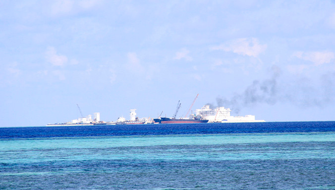 Trung Quốc chiếm đóng, xây dựng trái phép trên đá Gạc Ma (ảnh chụp tháng 5/2015). Ảnh: Trường Phong.