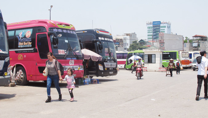 Ngành vận tải đang lãi lớn, người tiêu dùng chịu thiệt nhưng cơ quan chức năng quản lý chưa hiệu quả. Ảnh: Bảo An.