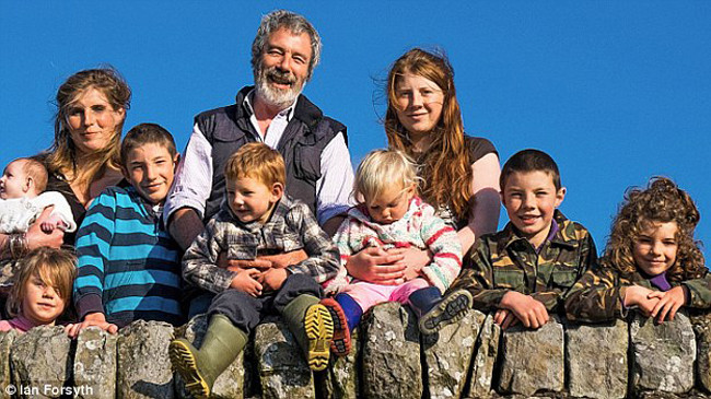 Bà mẹ 9 con sắp ra tiểu thuyết mới