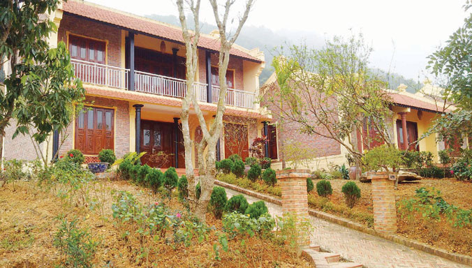 Hàng loạt biệt thự xây dựng không phép tại Ba Vì do buông lỏng quản lý.