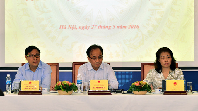 Cả ông Lê Mạnh Hà và ông Đặng Huy Đông đều đề nghị cơ quan quản lý công khai, minh bạch lưu lượng phương tiện và số tiền thu được từ các trạm BOT, không để nhà đầu tư ăn gian. Ảnh: Văn Kiên.