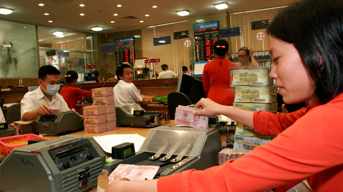 Mới hơn 10% nợ xấu mua về quay trở lại thành tiền thật. Ảnh: Như Ý.