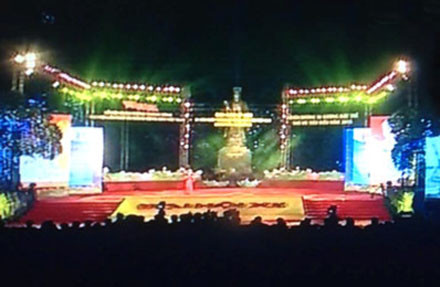 Lễ hội chào mừng thành công Đại hội Đảng lần thứ XII