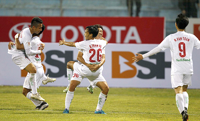 Các cầu thủ HAGL ăn mừng trận thắng tưng bừng 5-0 trước CLB Hà Nội. Ảnh: Thể thao văn hóa.