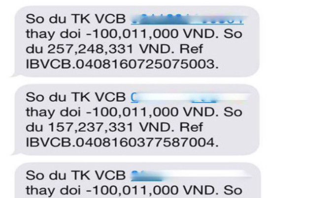 Tiền trong tài khoản “bốc hơi” khi chị Hương đang ngủ.