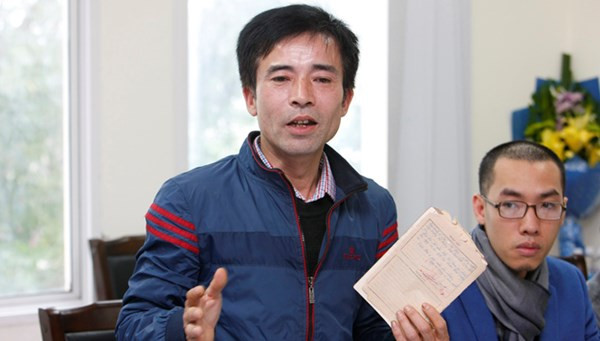 Cựu chiến binh Lê Hữu Thảo (trái) trong cuộc giao lưu trực tuyến "Năm tháng Gạc Ma" do Báo Tiền Phong tổ chức.