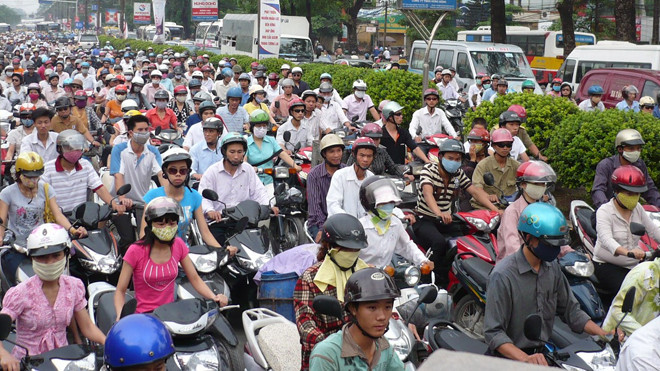 Giao thông công cộng không đạt 30% nhu cầu thì không thể cấm xe máy. Ảnh: T.Đảng.