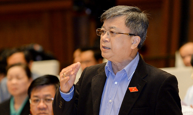 Theo đại biểu Trương Trọng Nghĩa, hiện nay tham nhũng có sự cấu kết, móc ngoặc giữa khu vực công và khu vực tư, đó là những hiện tượng “sân sau”, “chủ nghĩa thân hữu”. Ảnh: Như Ý.