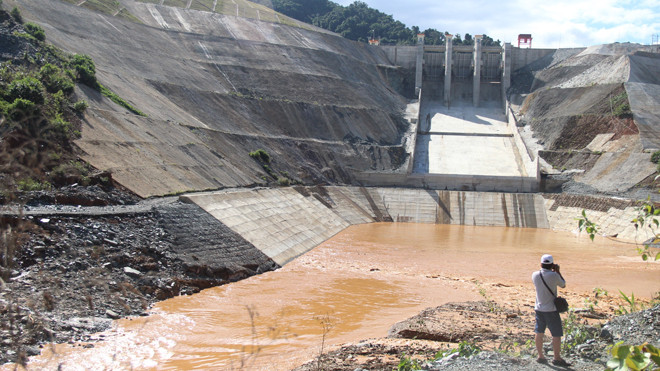 Hiện trường vụ vỡ ống dẫn tại thủy điện Sông Bung 2. Ảnh: Hoài Văn.