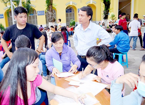 Thí sinh đăng ký xét tuyển vào Trường ĐH Sài Gòn. Ảnh: Sài Gòn giải phóng