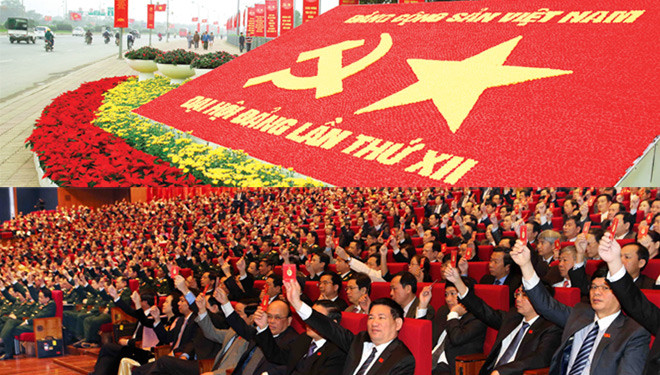 Tiền sảnh Trung tâm Hội nghị Quốc gia Mỹ Đình trước ngày khai mạc Đại hội Đại biểu toàn quốc lần thứ 12 của Đảng (ảnh trên). Đại biểu biểu quyết thông qua chương trình Đại hội tại phiên họp trù bị. Ảnh: Hồng Vĩnh - TTXVN.