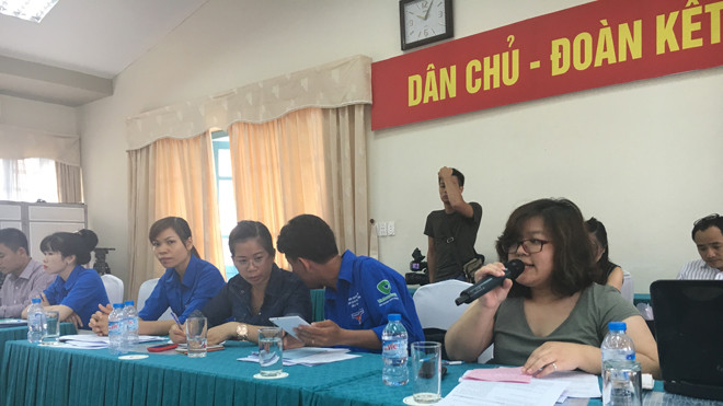 Thanh niên tham gia góp ý kiến tại hội thảo. Ảnh: P.H.