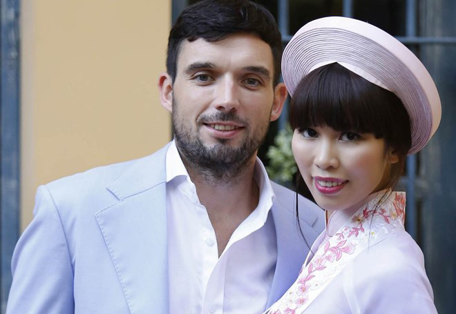 Hà Anh: Bỗng dưng… kín đáo?