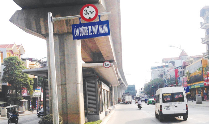 Với thực trạng giao thông hiện nay, việc đưa dự án BRT vào hoạt động, giao thông đứng trước nguy cơ tắc nghẽn nghiêm trọng hơn. Ảnh: Như Ý.