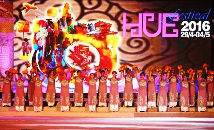 Festival Huế 2016 qua lâu mà vẫn bùng nhùng