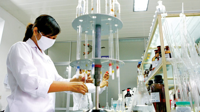 Ngành khoa học công nghệ là ngành duy nhất không có phụ cấp. Ảnh: Hồng Vĩnh.