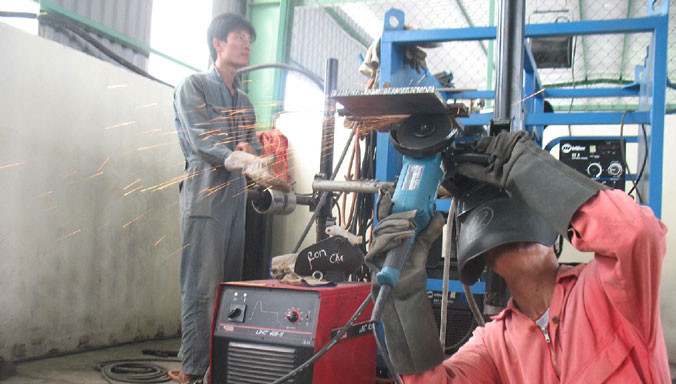 Nghề hàn bậc cao đang có thu nhập cao. Ảnh: Phong Cầm.