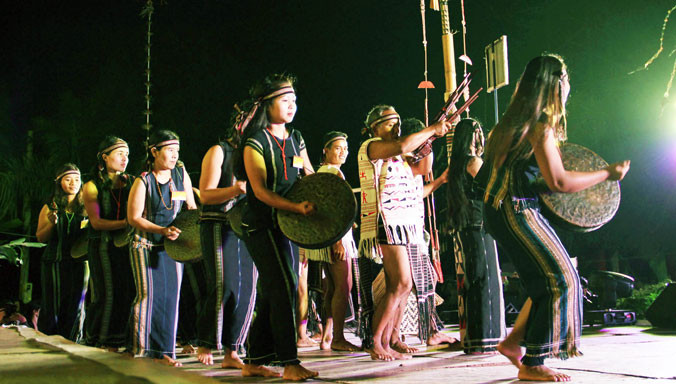 Độc đáo đội chiêng nữ.