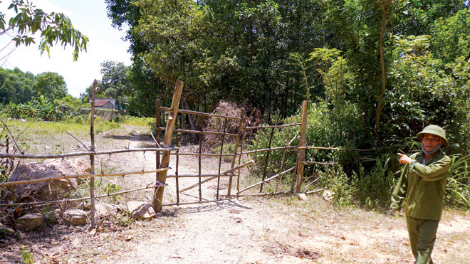 Nhà bà Nguyễn Thị Nguyệt đã dời đi vì không chịu nổi ô nhiễm. Ảnh: Sỹ Lực.