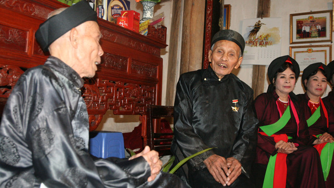 Hát quan họ tại nhà nghệ nhân Nguyễn Thừa Kế. Ảnh: Nguyễn Trường.
