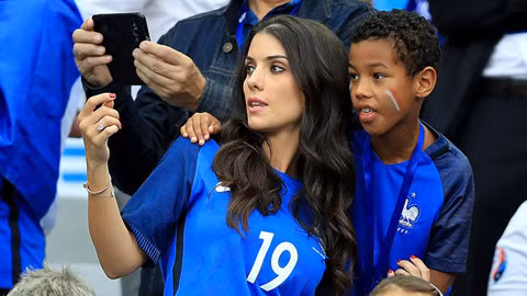 Dàn mỹ nhân Pháp bạo chi nhất EURO 2016